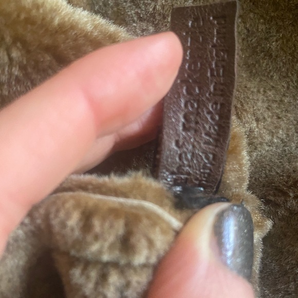 Chas Mackenzie Real Sheepskin Fur Vest - Picture 3 of 4